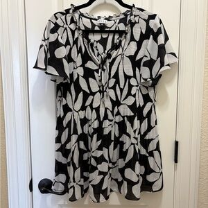 ELLE 1X Black & White Floral Blouse | Ruffle Neck | Flowy Boho Top